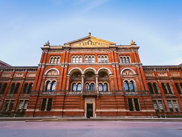 Victoria and Albert museum entrance