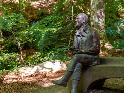 Robert Burns statue